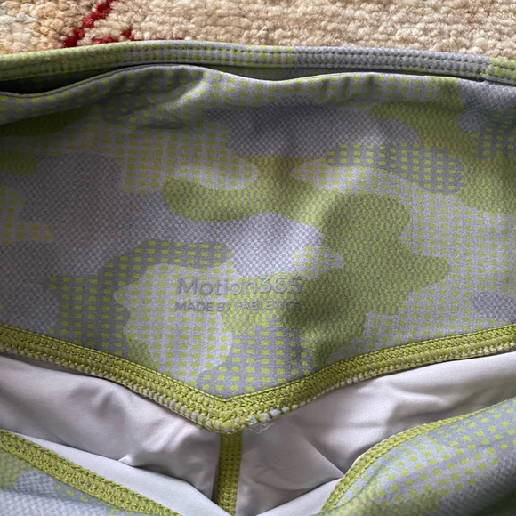 Fabletics Motion365® Leggings - Picture 3 of 4